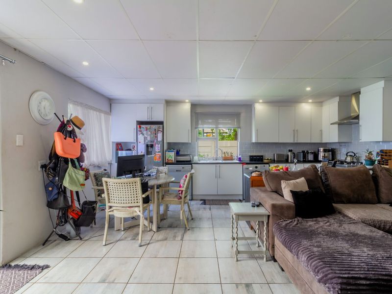 House For Sale in Sundowner - Photo 6