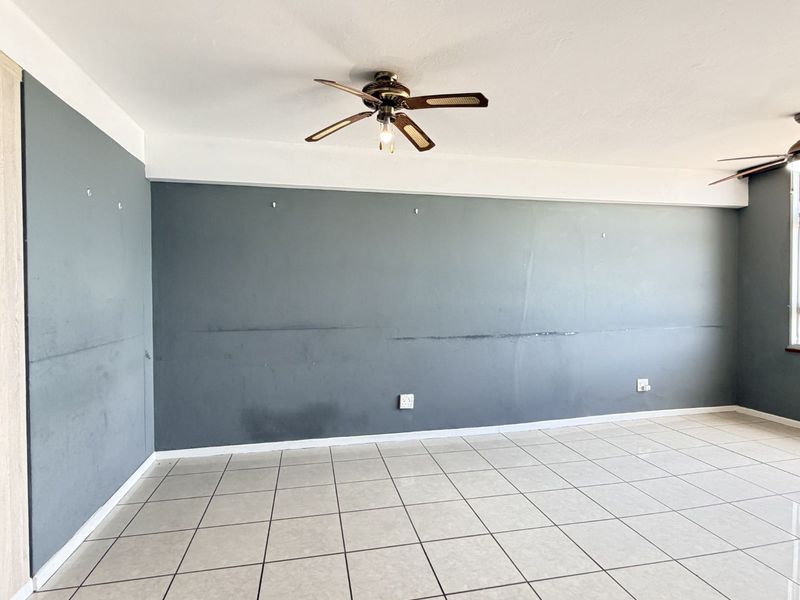 Apartment For Sale in North Beach - Photo 9