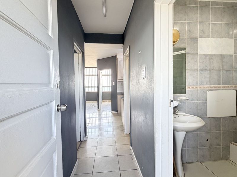 Apartment For Sale in North Beach - Photo 5