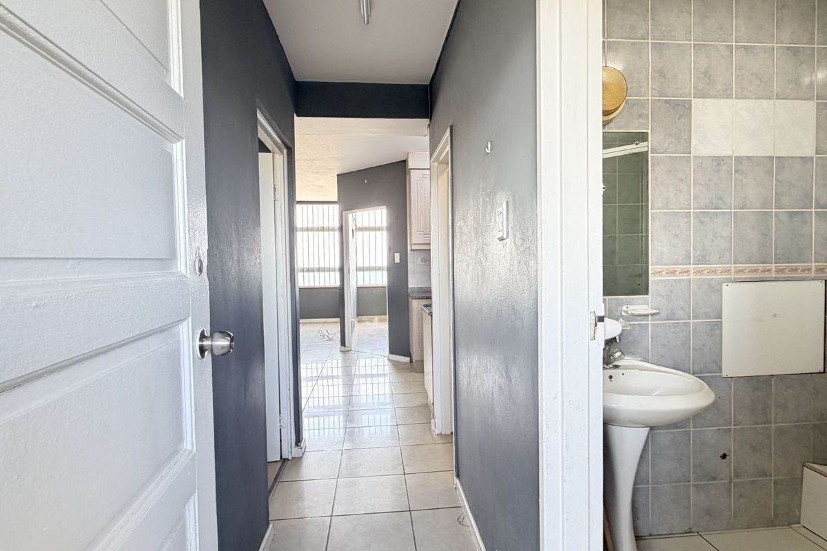 Apartment For Sale in North Beach - Photo 5