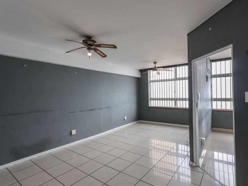 Apartment For Sale in North Beach - Photo 7