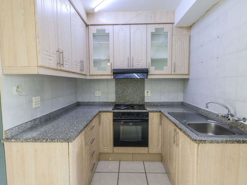 Apartment For Sale in North Beach - Photo 4