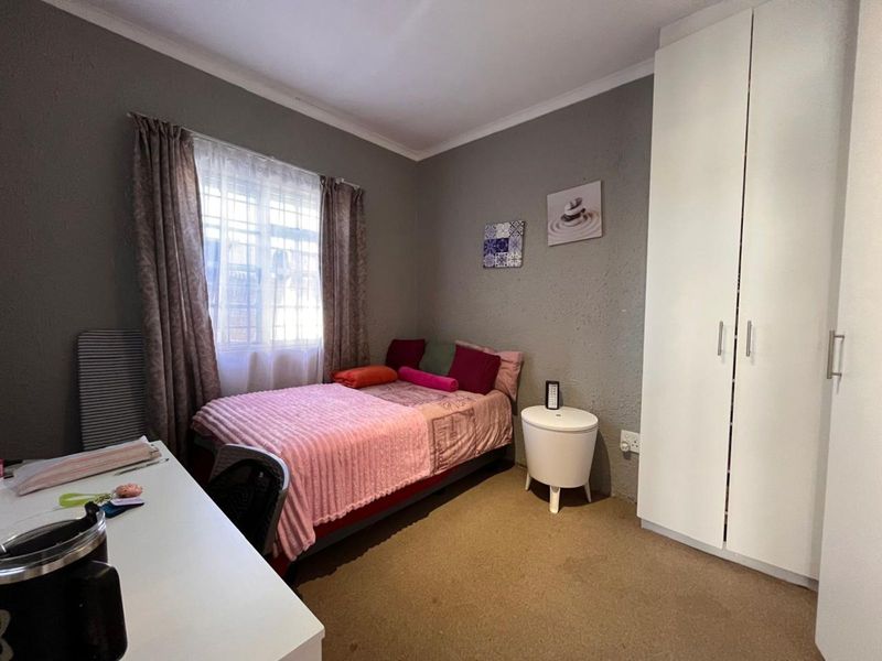 Townhouse For Sale in St Georges Park - Photo 9