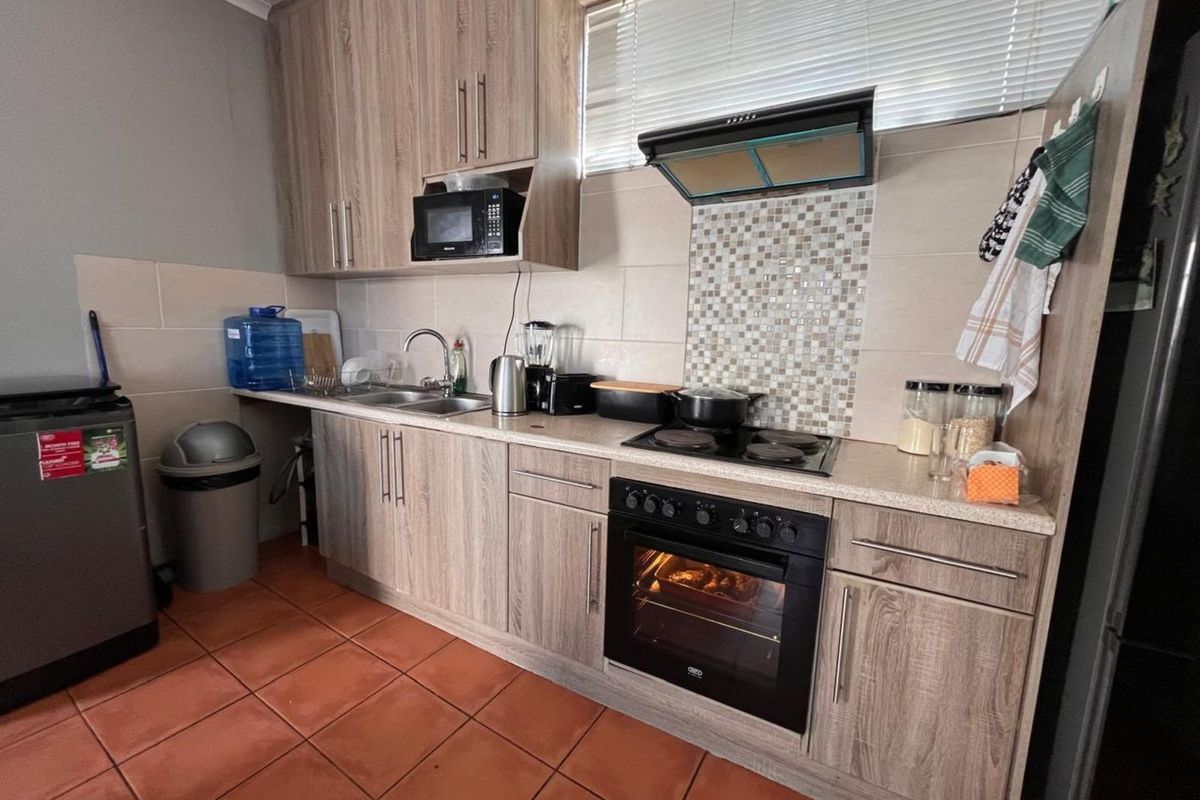 Townhouse For Sale in St Georges Park - Photo 5
