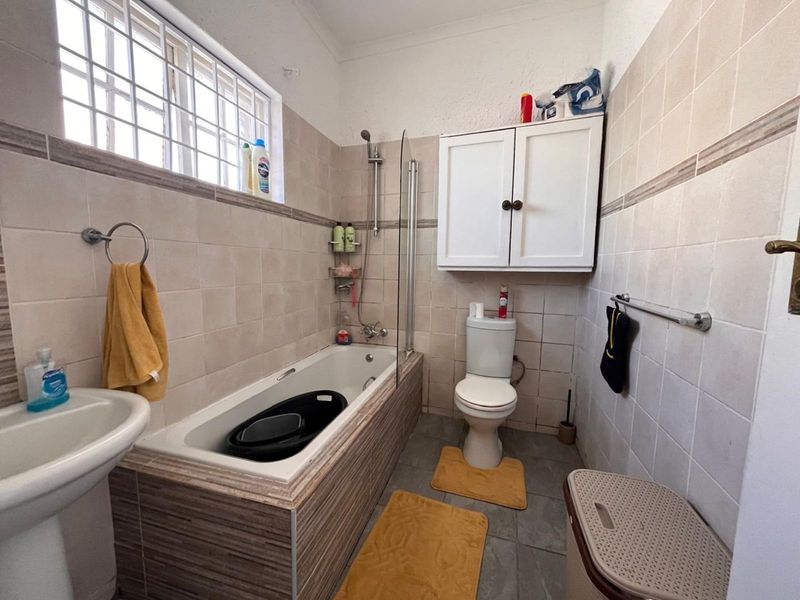 Townhouse For Sale in St Georges Park - Photo 8