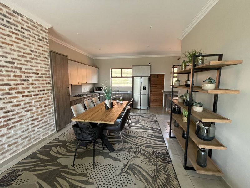 Townhouse For Sale in Silver Lakes - Photo 8