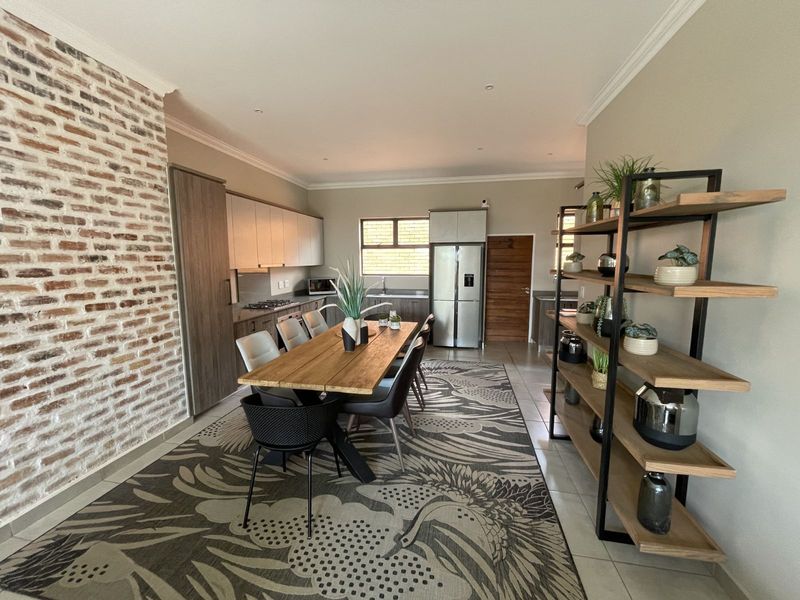 Townhouse For Sale in Silver Lakes - Photo 7