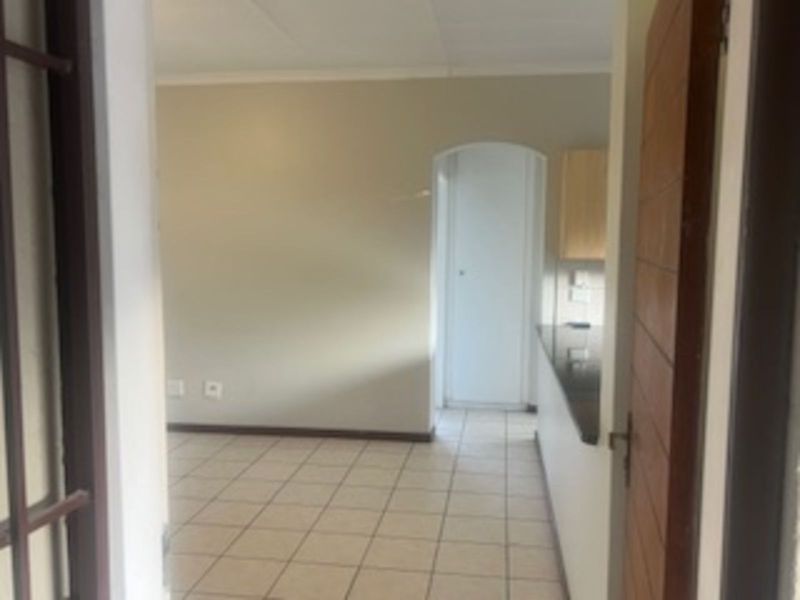 Apartment To Rent in Broadacres - Photo 6