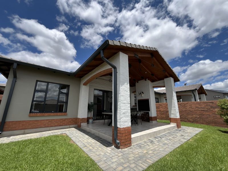 Townhouse For Sale in Silver Lakes - Photo 2