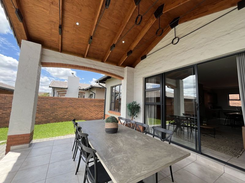 Townhouse For Sale in Silver Lakes - Photo 6