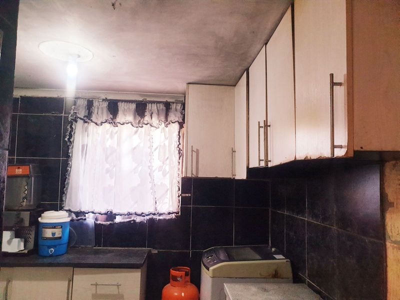 House For Sale in Mandela Park - Photo 7