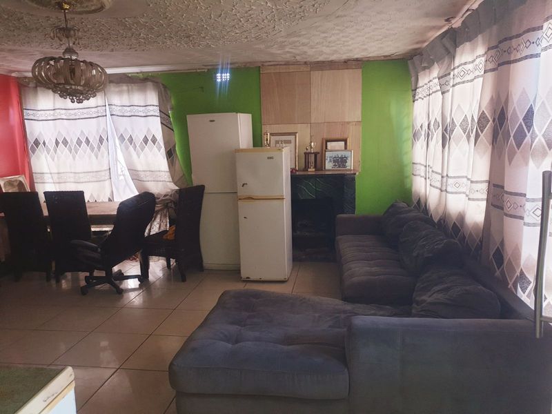 House For Sale in Mandela Park - Photo 5