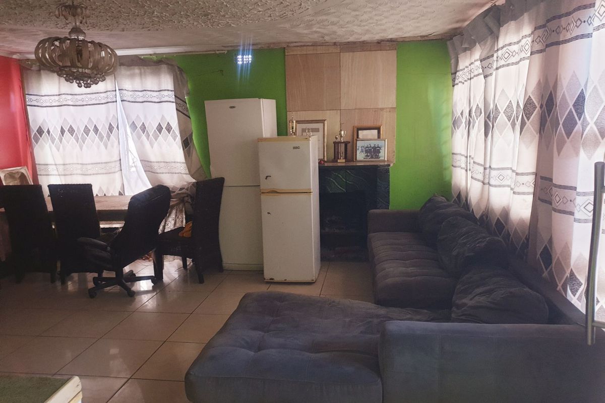 House For Sale in Mandela Park - Photo 5