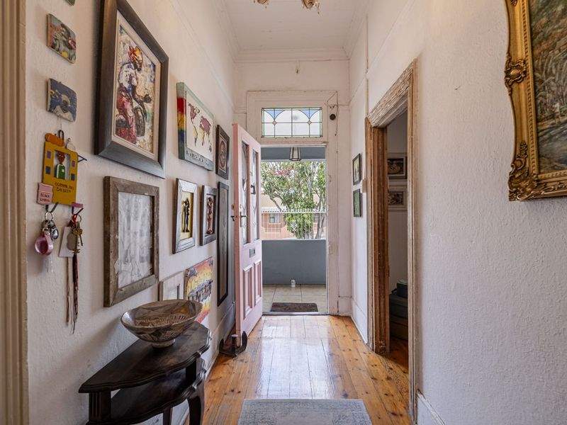 House For Sale in Richmond Hill - Photo 4