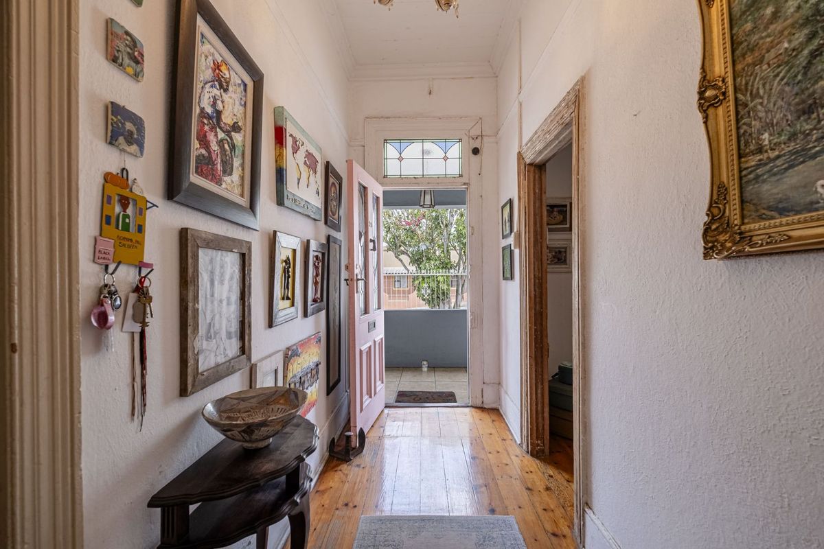 House For Sale in Richmond Hill - Photo 4