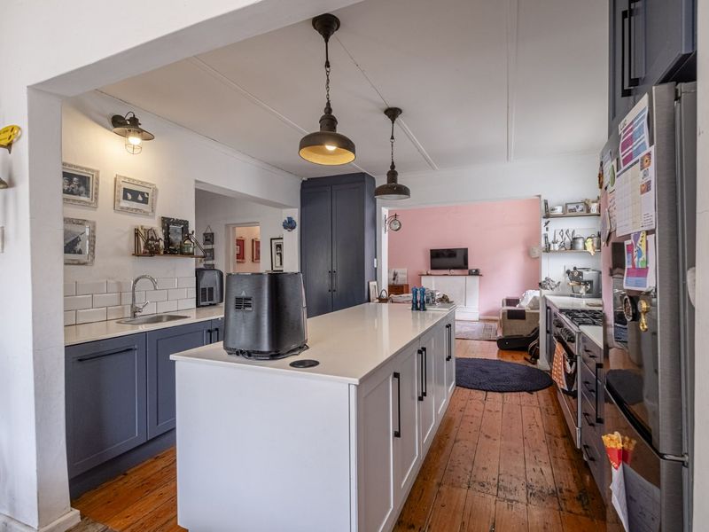 House For Sale in Richmond Hill - Photo 9