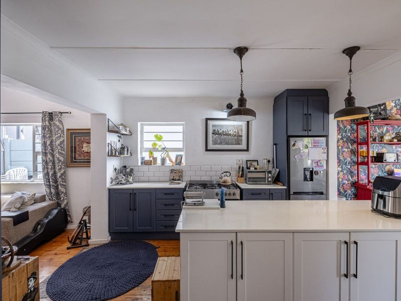 House For Sale in Richmond Hill - Photo 8