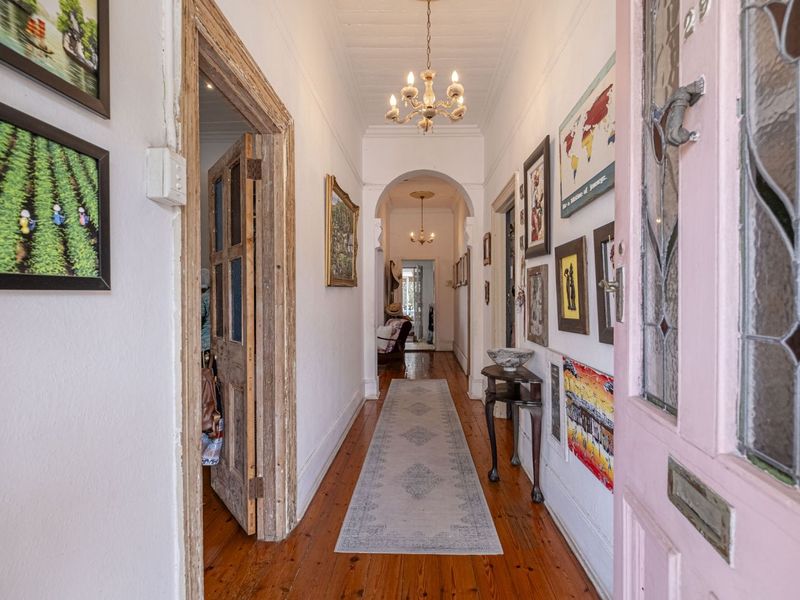 House For Sale in Richmond Hill - Photo 3