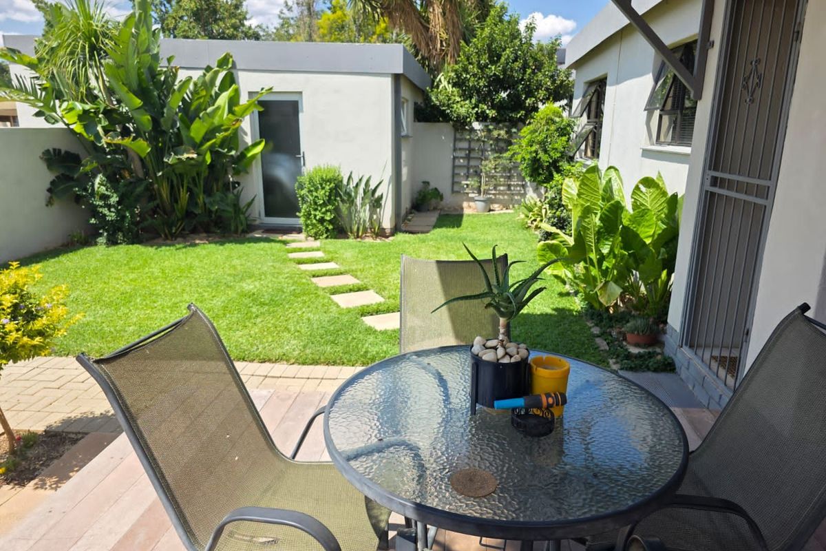 House For Sale in Rhodesdene - Photo 4