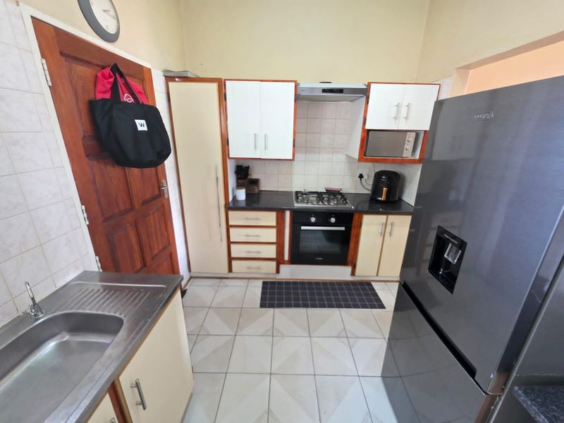 House For Sale in Rhodesdene - Photo 10