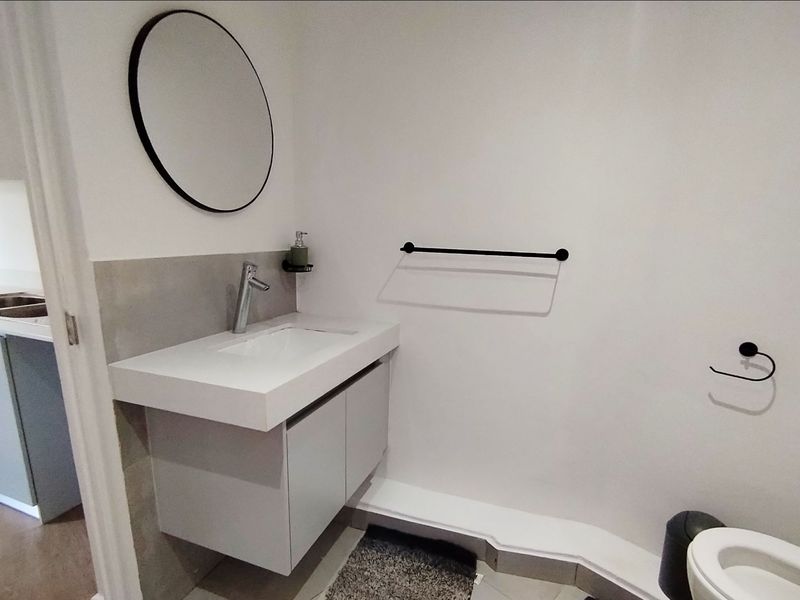 Apartment For Sale in Claremont - Photo 6