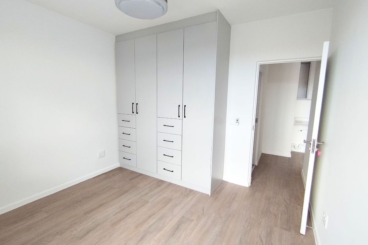 Apartment For Sale in Claremont - Photo 5