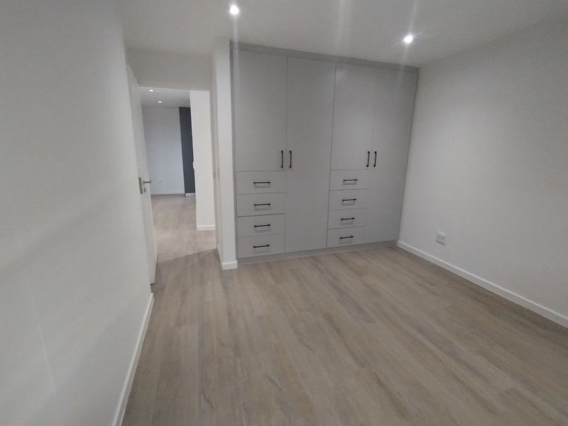 Apartment For Sale in Claremont - Photo 9