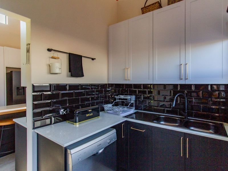 House For Sale in Meerhof - Photo 10