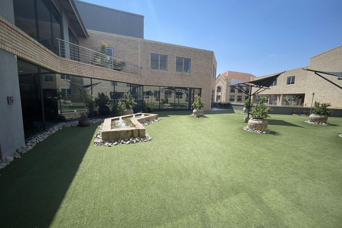 Office For Sale in Hatfield - Photo 4