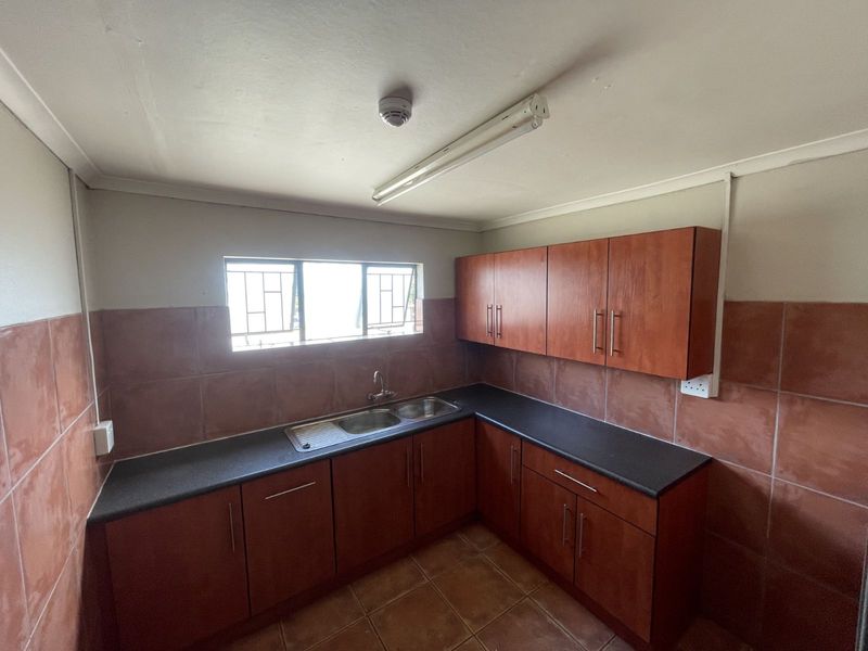 Industrial To Rent in Silverton - Photo 5