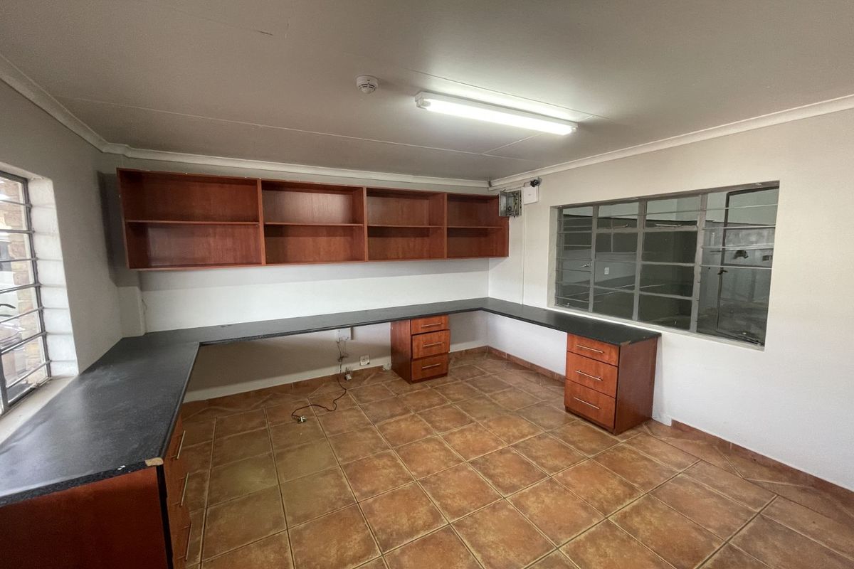 Industrial To Rent in Silverton - Photo 3