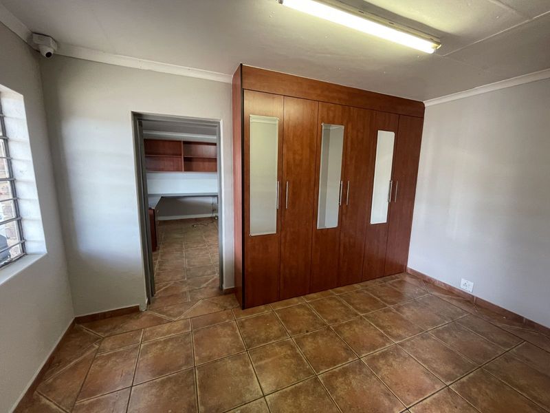 Industrial To Rent in Silverton - Photo 2