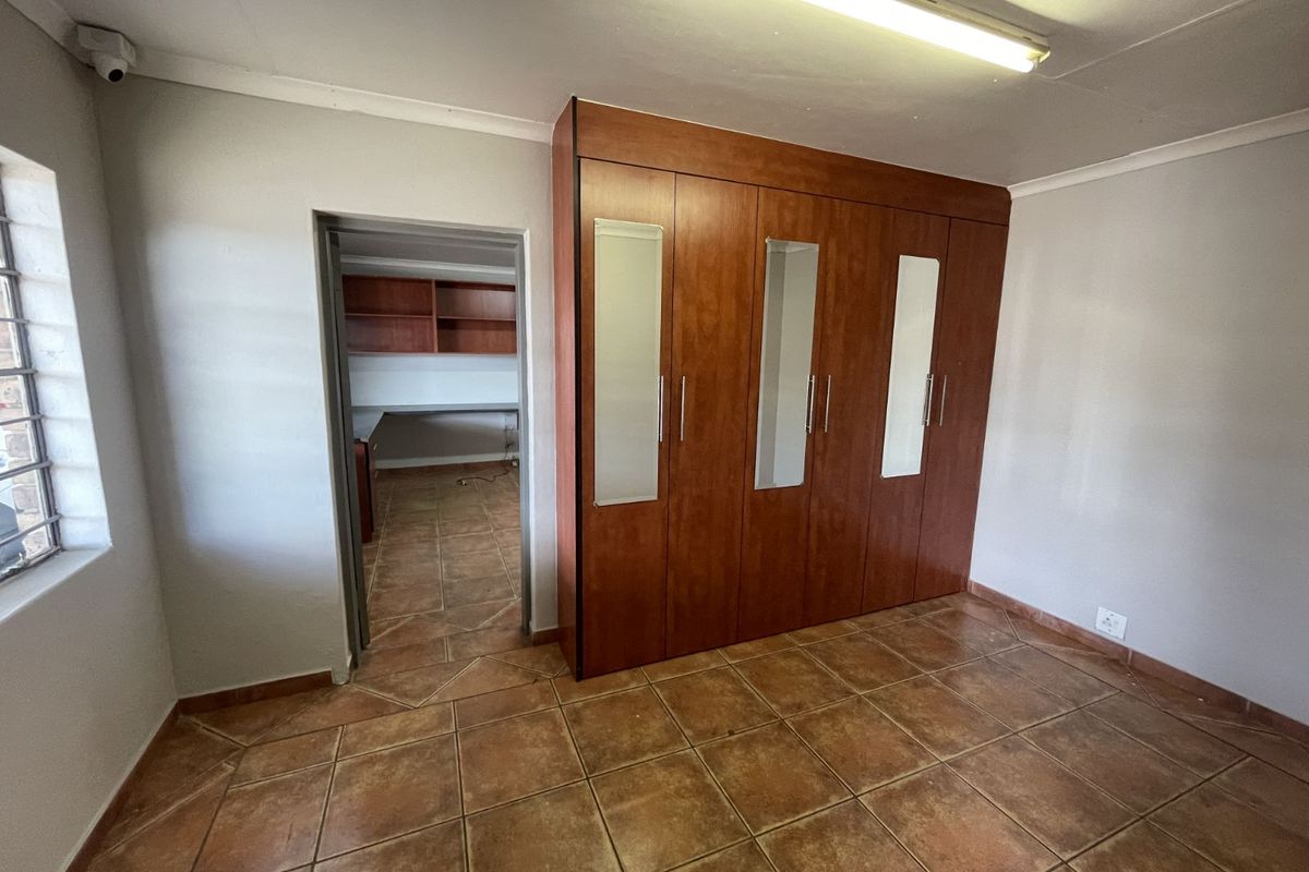 Industrial To Rent in Silverton - Photo 2