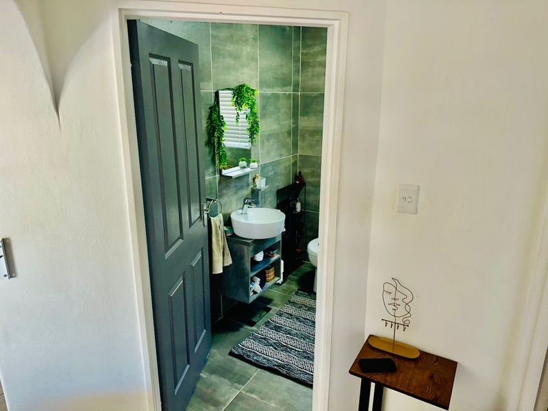 House For Sale in Greenshields Park - Photo 8