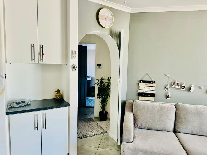 House For Sale in Greenshields Park - Photo 7