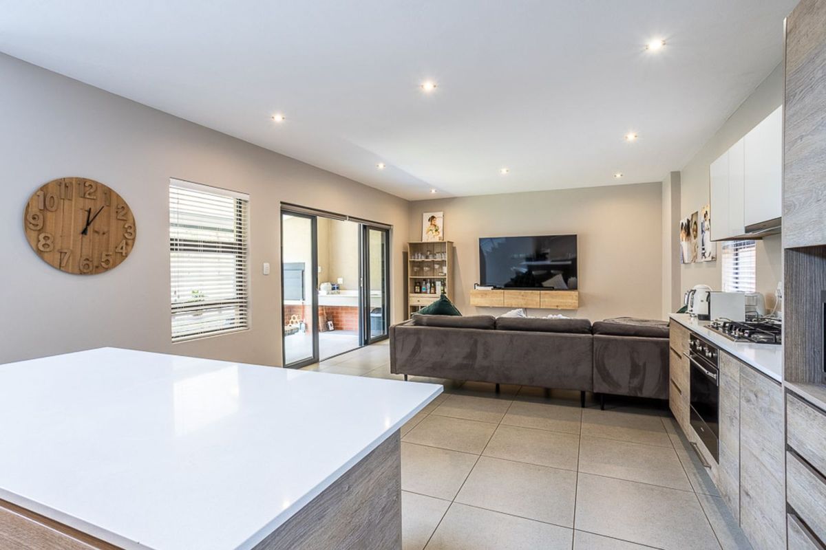 Townhouse For Sale in The Hills Game Reserve Estate - Photo 3