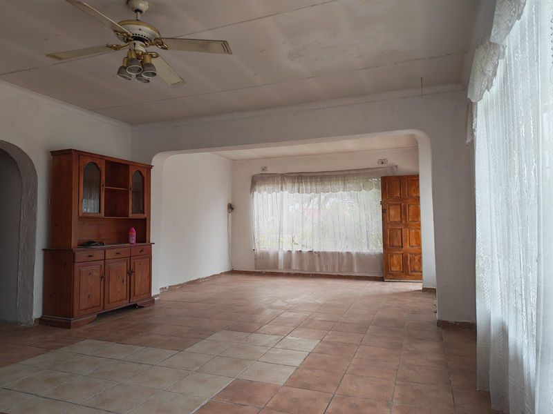 House For Sale in Van Dyk Park - Photo 8