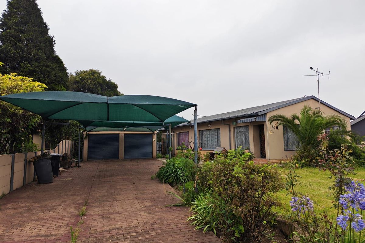 House For Sale in Van Dyk Park - Photo 3