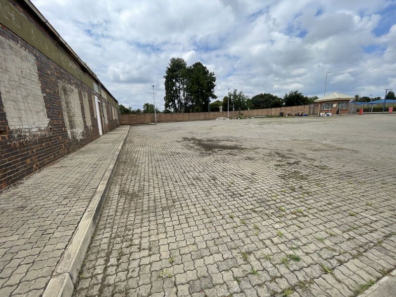 Industrial To Rent in Clayville East - Photo 10