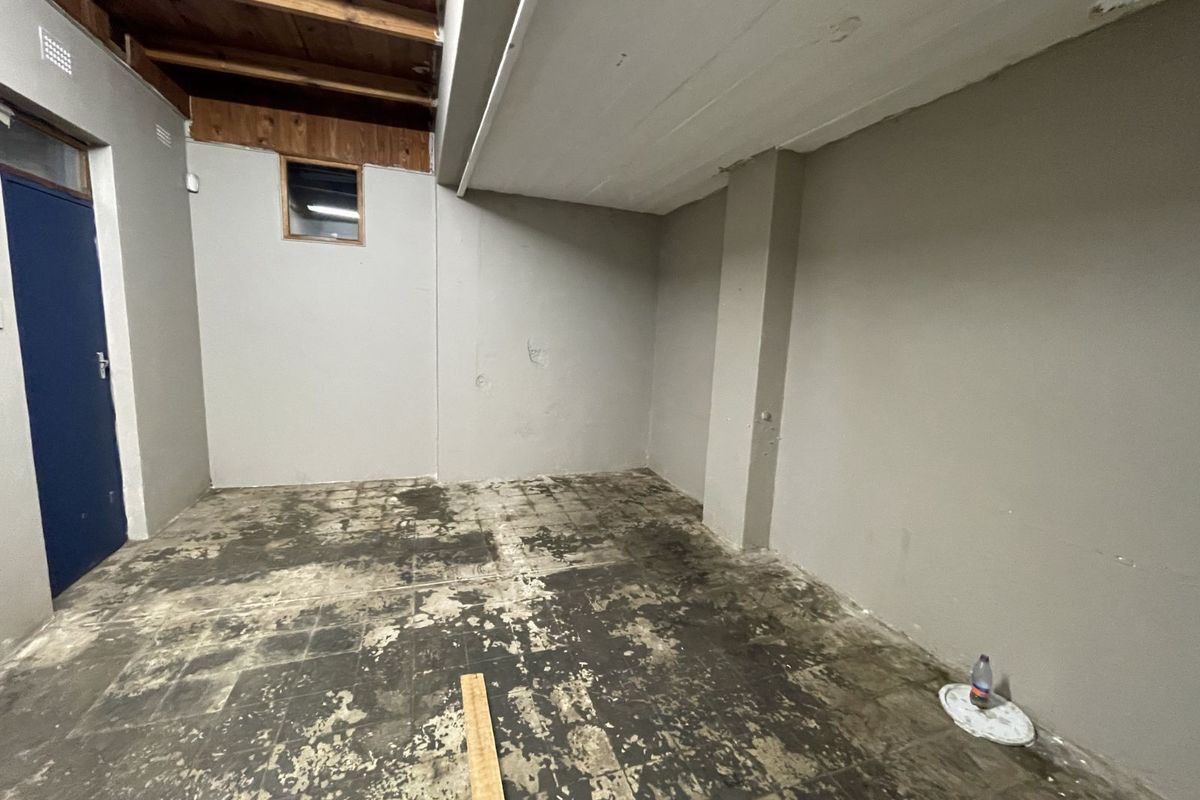 Industrial To Rent in Clayville East - Photo 5