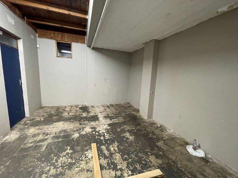 Industrial To Rent in Clayville East - Photo 5