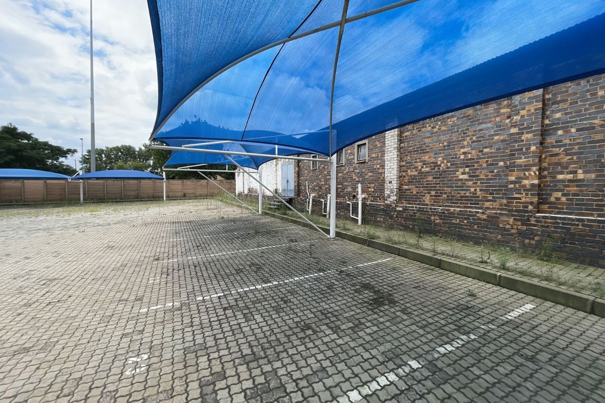 Industrial To Rent in Clayville East - Photo 4