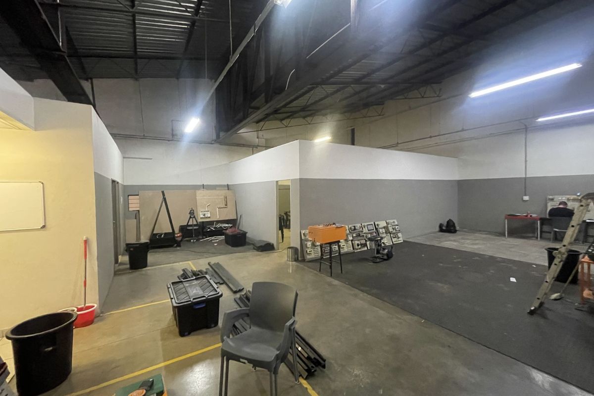 Industrial To Rent in Silverton - Photo 2