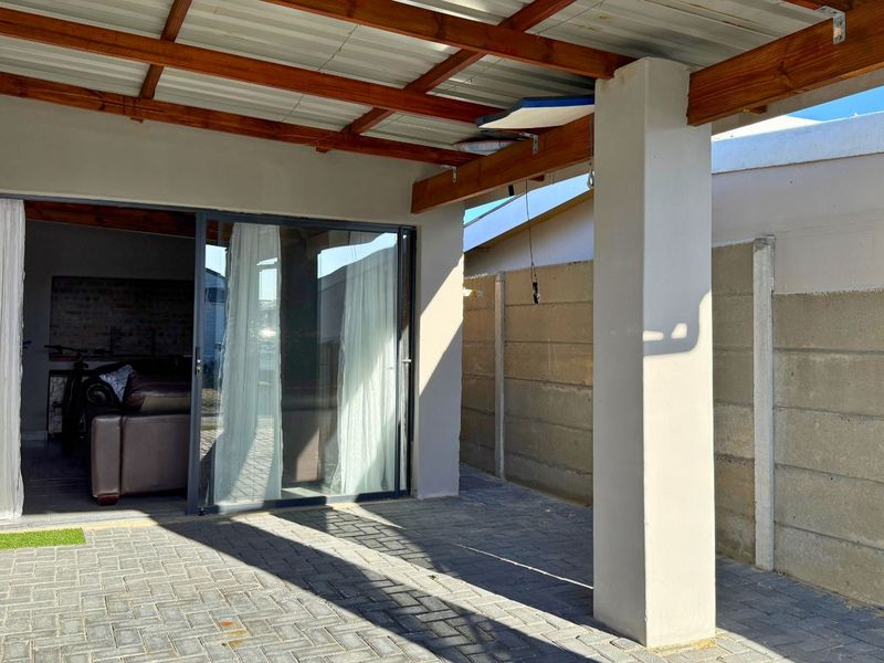 House For Sale in Pearly Beach - Photo 4