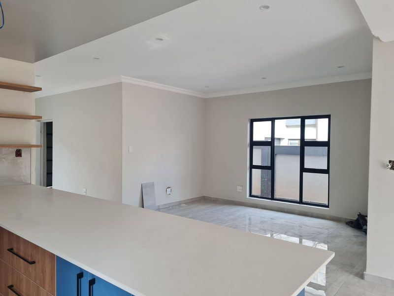 House For Sale in Kameeldrift East - Photo 10