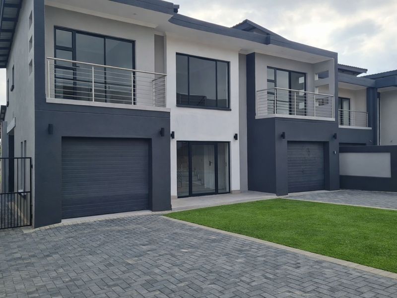 House For Sale in Kameeldrift East - Photo 3