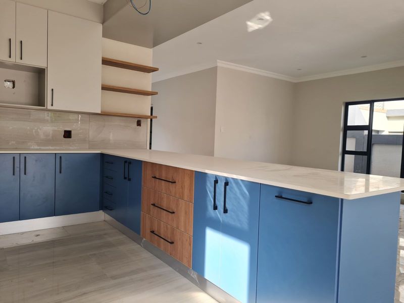 House For Sale in Kameeldrift East - Photo 6