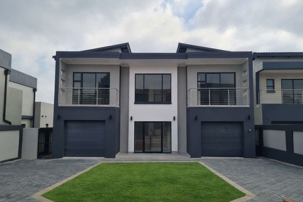 House For Sale in Kameeldrift East - Photo 2