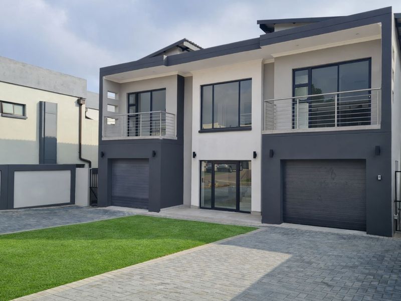House For Sale in Kameeldrift East - Photo 1