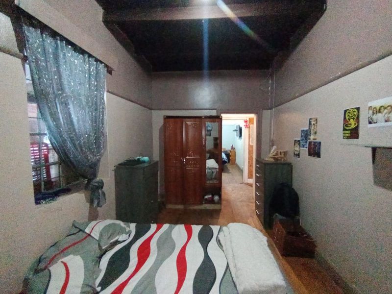 House For Sale in Uniondale Central - Photo 9